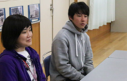 低学年でのプログラミング授業に取り組んだ
中堀先生（左）と鈴木先生（右）