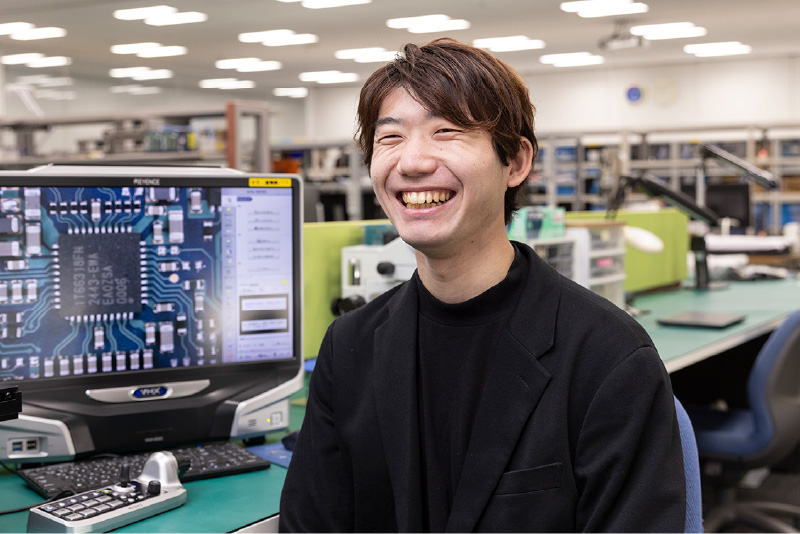 インタビューを受けるO.M さん