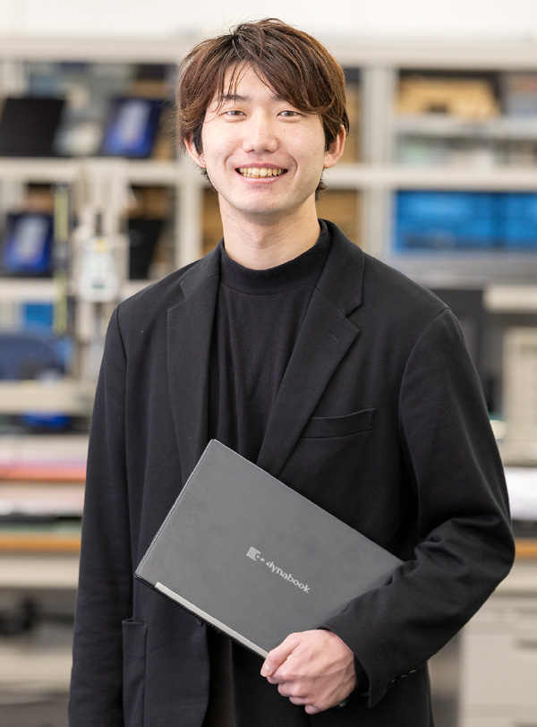商品技術部 2022年 新卒入社　O.M さん